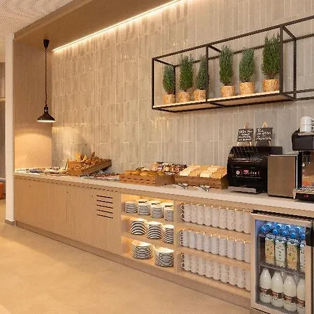 Staybridge & By Ihg 말라가