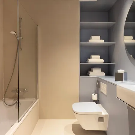 Staybridge & By Ihg 3*